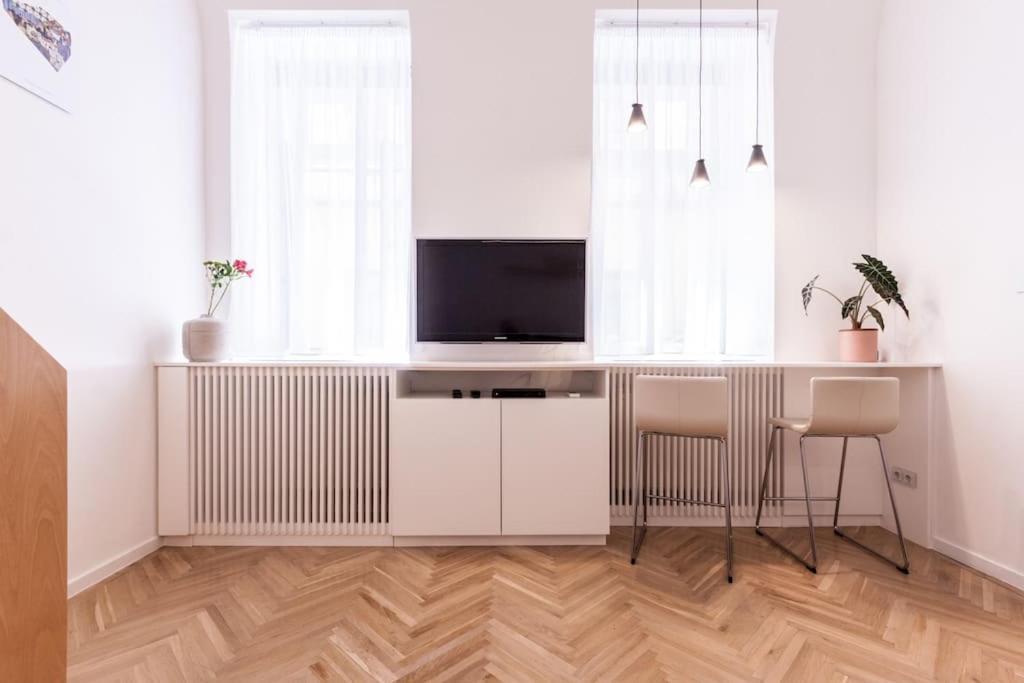 Eszter'S Lovely Downtown Apartment Budapest Exteriör bild